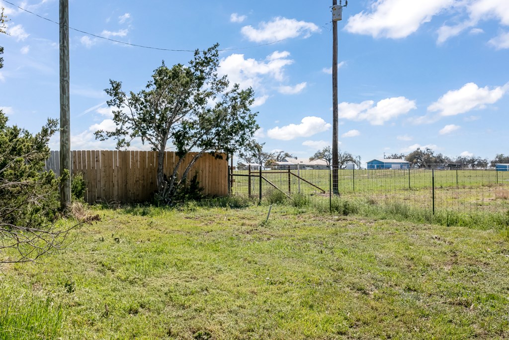 5746 Friedrich Road Harper, TX 78631 - Photo 20 of 25 Gallery Image 20