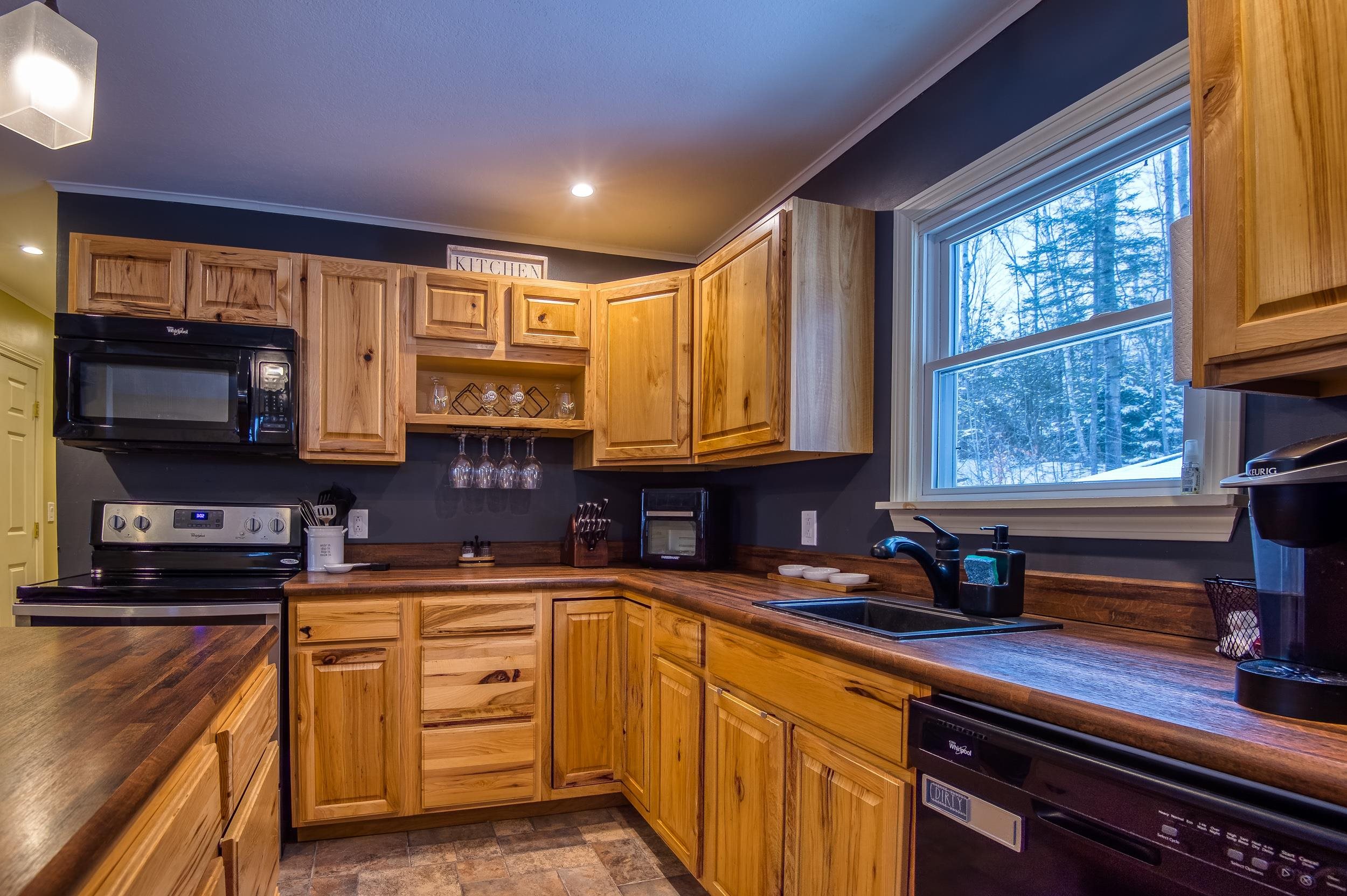 28 Rheims Street Berlin, NH 03570 - Photo 10 of 37 Gallery Image 10