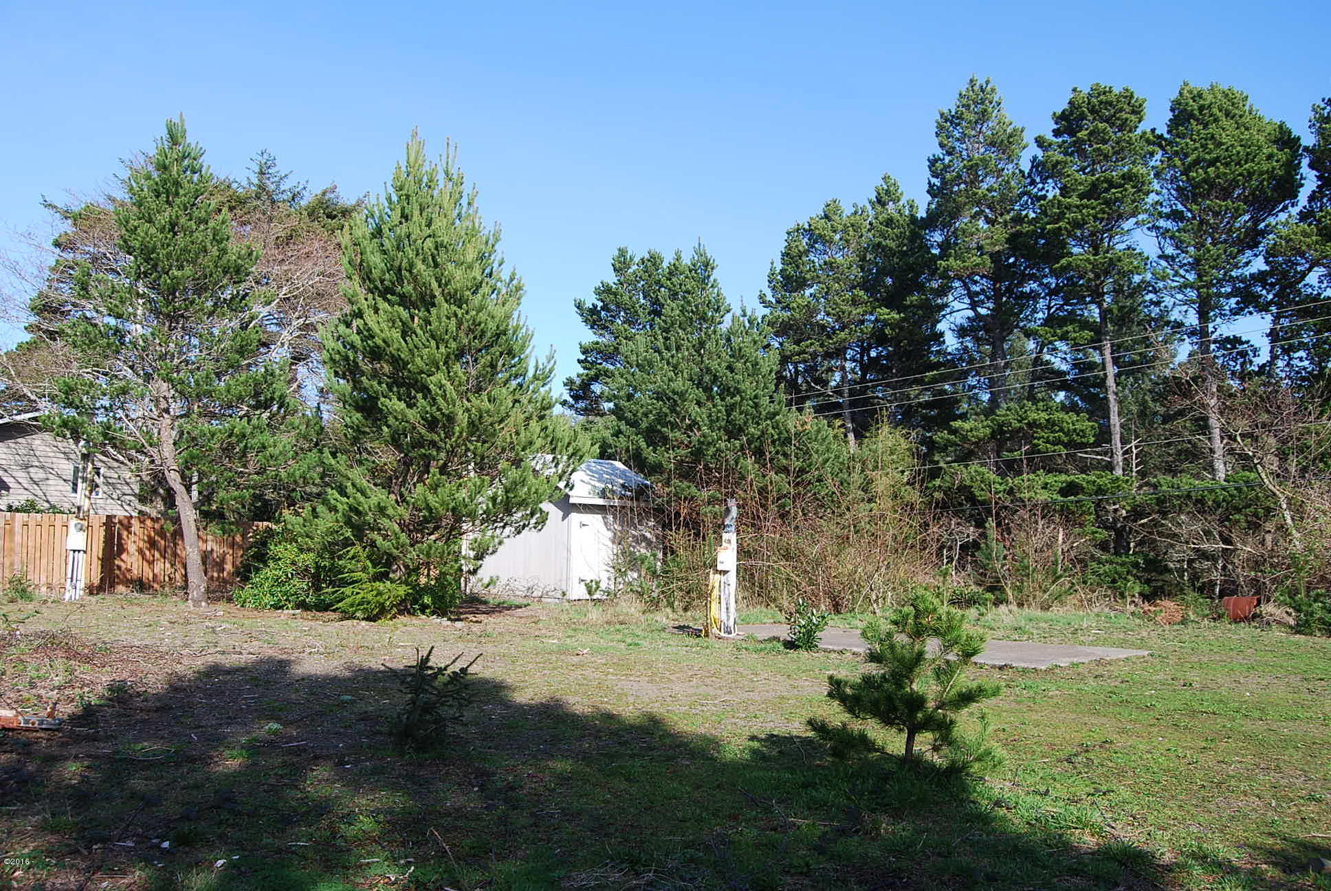 6340 Rhododendron Avenue Lincoln City, OR 97367 - Photo 2 of 6 Building Site