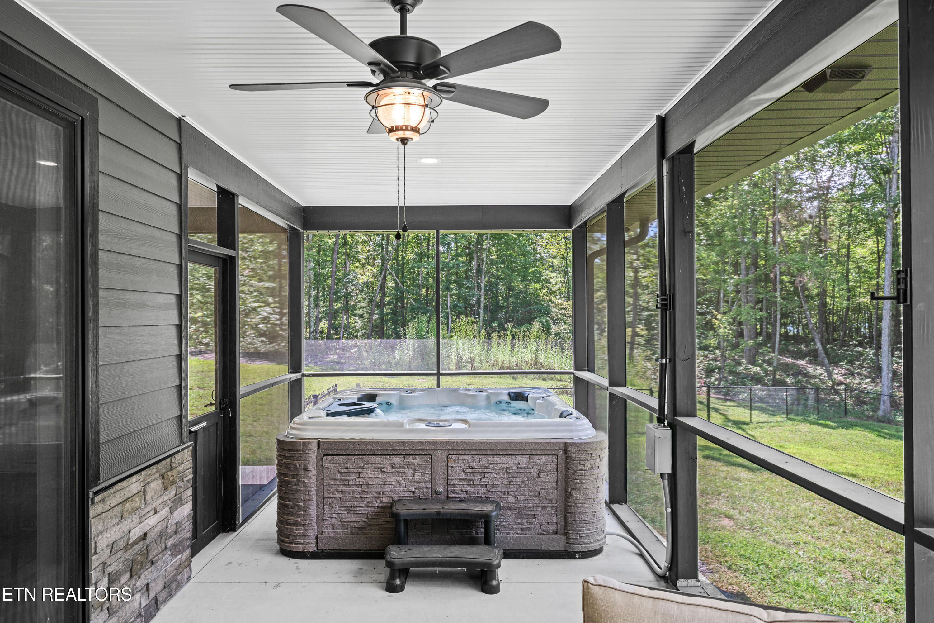 1532 East Overlook Road Monterey, TN 38574 - Photo 35 of 60 1532 E Overlook Rd-522