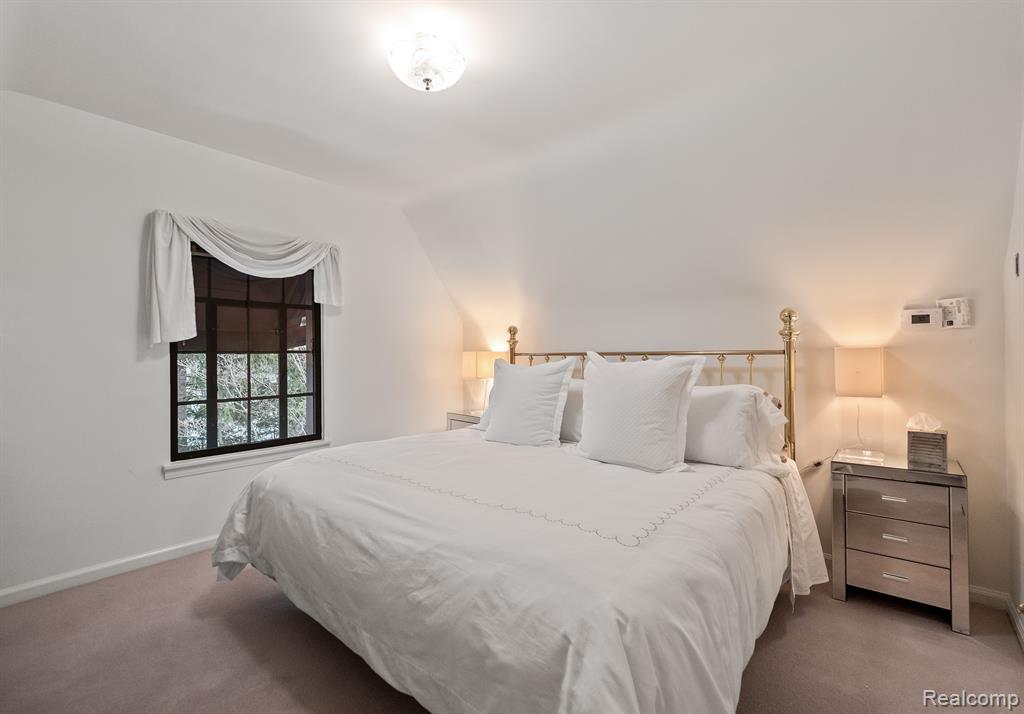 1370 Country Club Road Bloomfield Hills, MI 48304 - Photo 25 of 39 Gallery Image 25