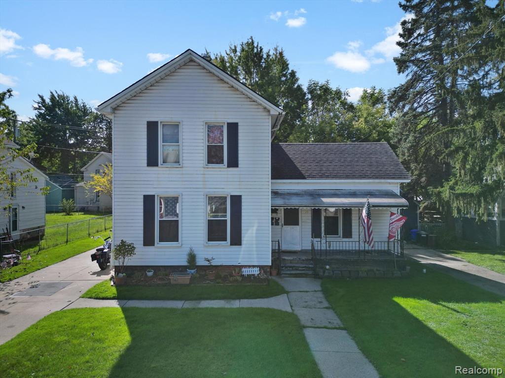 35 Hubbard Street Mount Clemens, MI 48043 - Photo 1 of 10