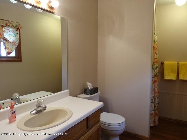 605 Ginseng Road New Castle, CO 81647 - Photo 17 of 29 masterbath