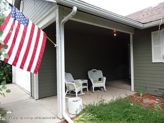 605 Ginseng Road New Castle, CO 81647 - Photo 3 of 29 coveredentry