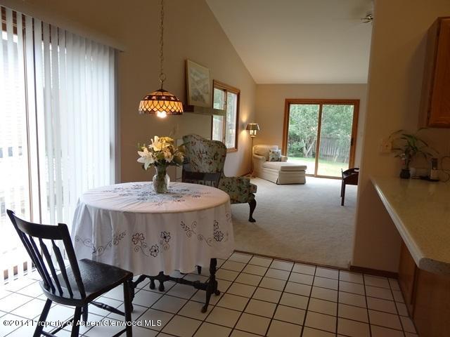 605 Ginseng Road New Castle, CO 81647 - Photo 10 of 29 diningroom