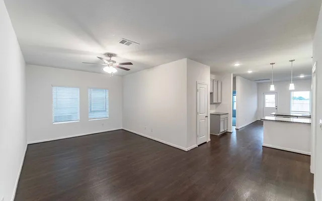 $322,245 | 313 Blue Steel Road, Jarrell, TX 76537