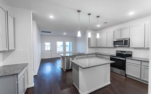 $322,245 | 313 Blue Steel Road, Jarrell, TX 76537