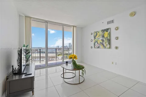 $380,000 | 1750 North Bayshore Drive, Unit 4604, Miami, FL 33132