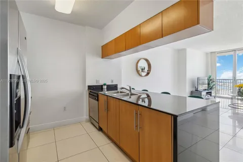 $380,000 | 1750 North Bayshore Drive, Unit 4604, Miami, FL 33132