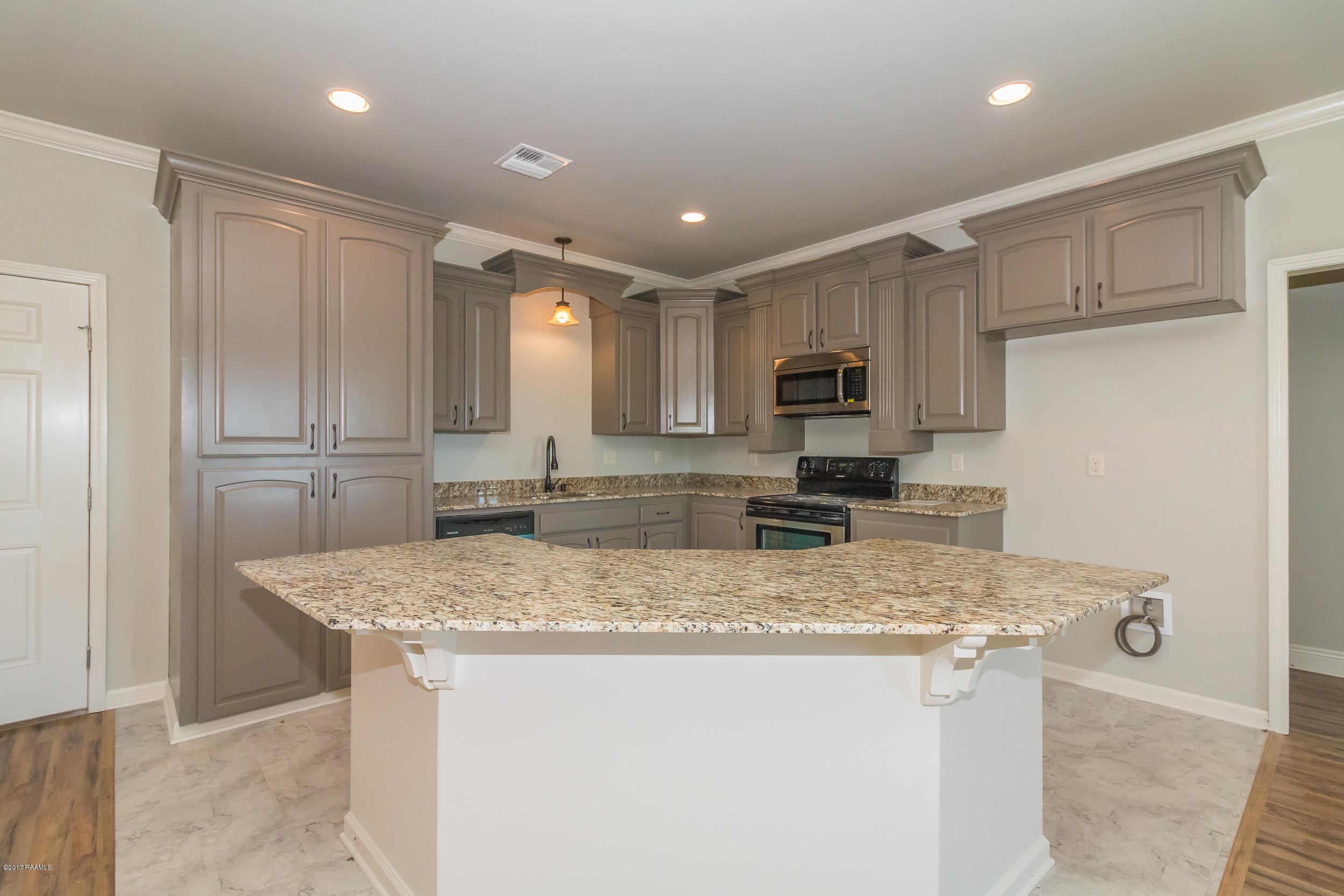 249 Country Meadows Road Church Point, LA 70525 - Photo 13 of 42 InteriorCounMed249-7