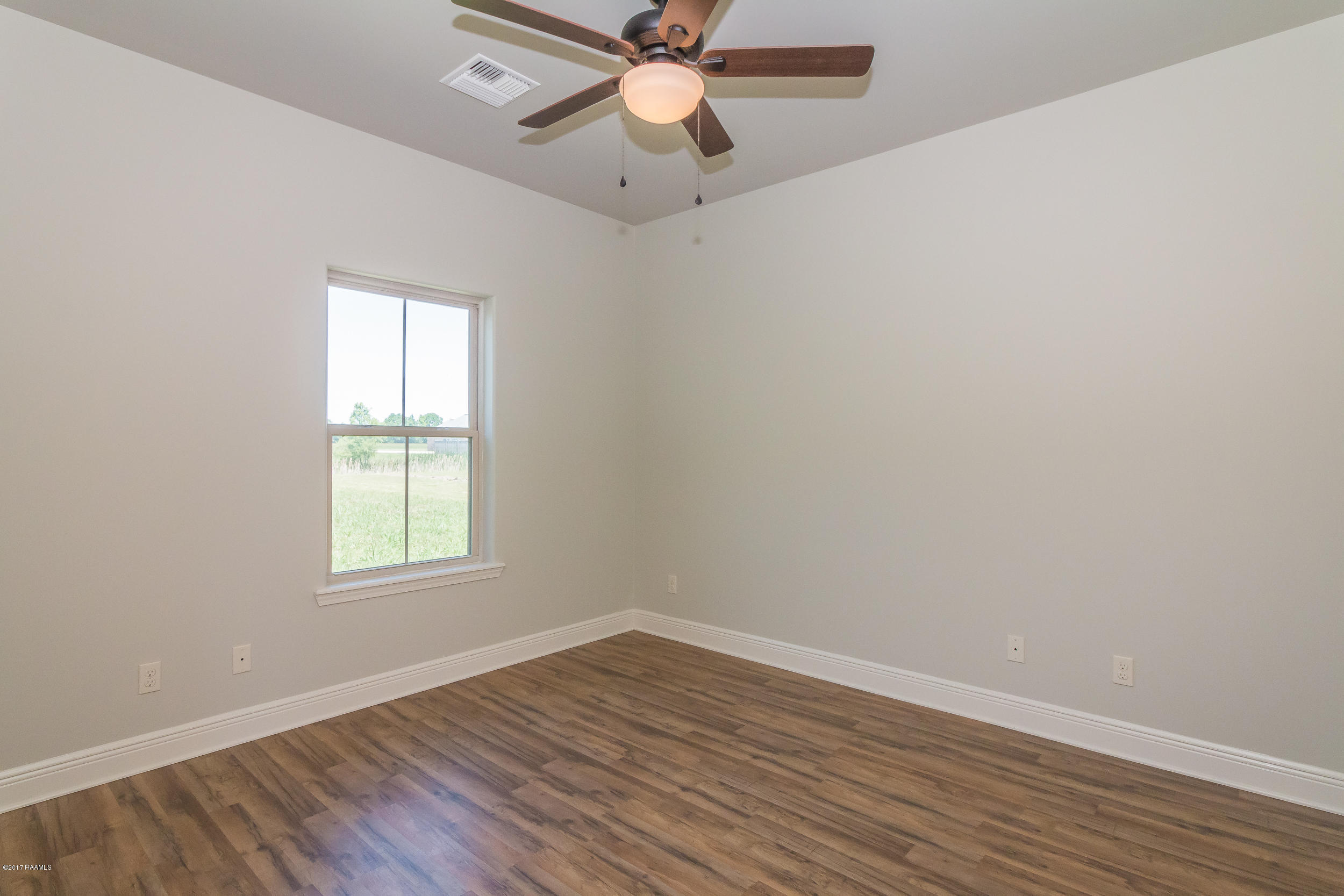 249 Country Meadows Road Church Point, LA 70525 - Photo 18 of 42 InteriorCounMed249-24