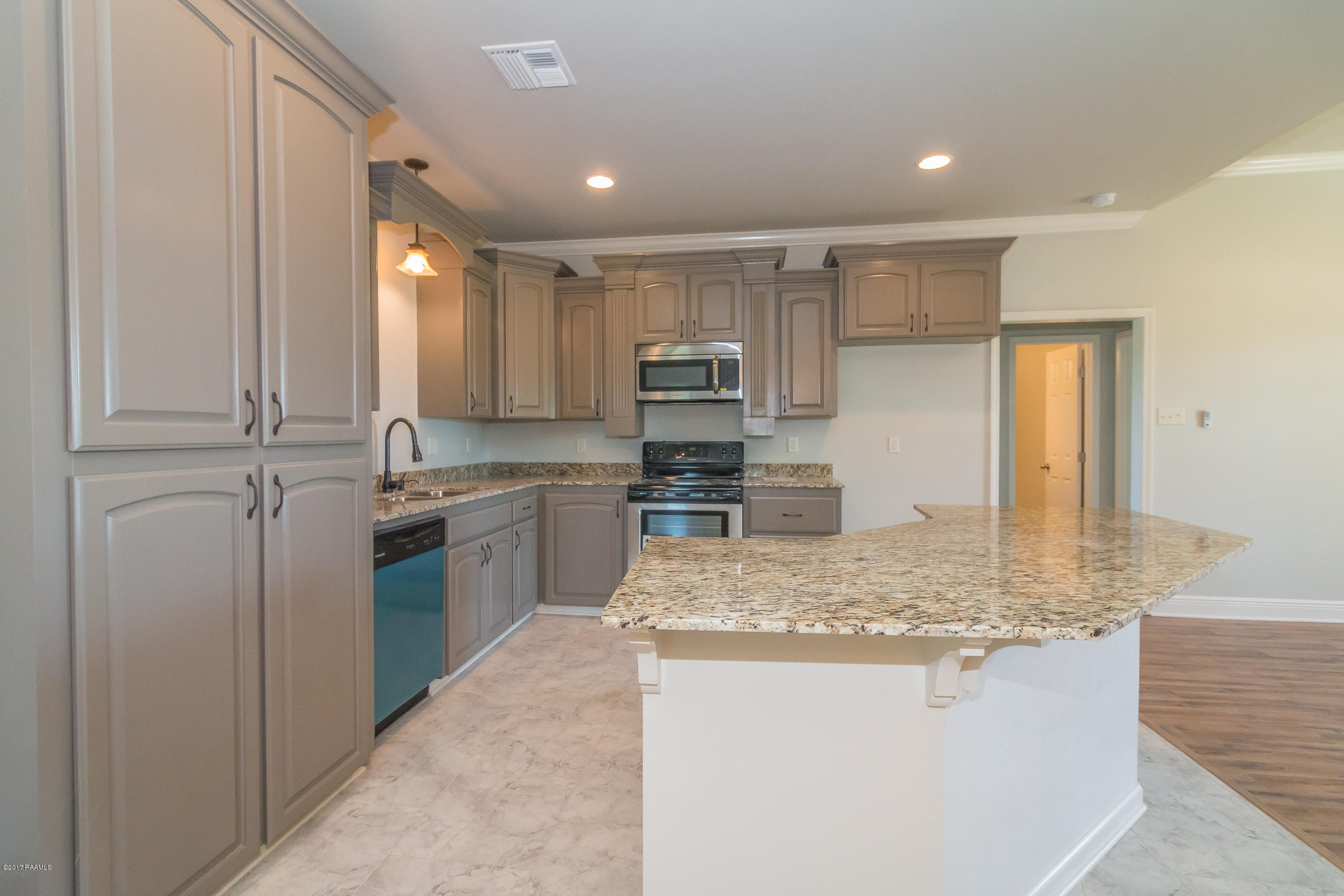 249 Country Meadows Road Church Point, LA 70525 - Photo 4 of 42 InteriorCounMed249-11