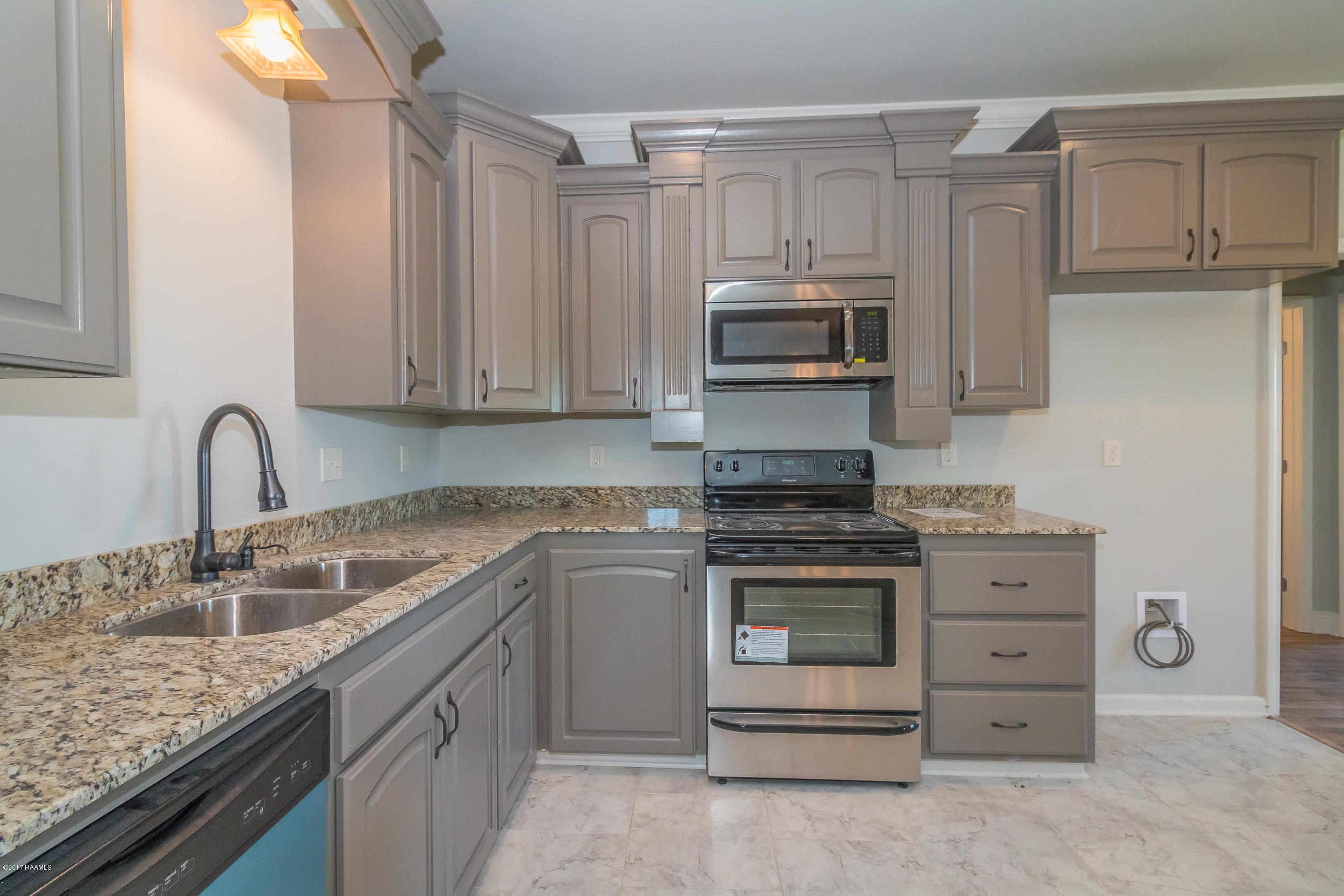 249 Country Meadows Road Church Point, LA 70525 - Photo 5 of 42 InteriorCounMed249-10