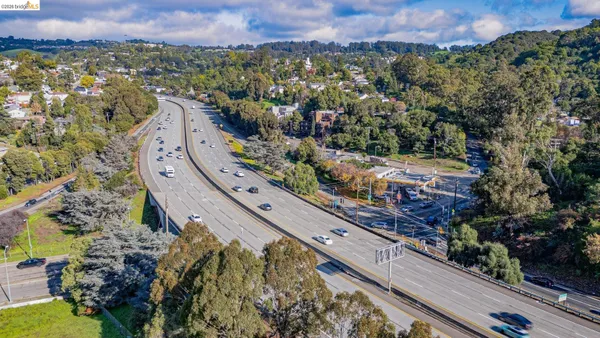 $1,250,000 | 9716 Mountain Boulevard, Oakland, CA 94605