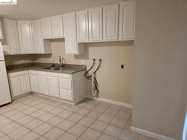 $1,250,000 | 9716 Mountain Boulevard, Oakland, CA 94605