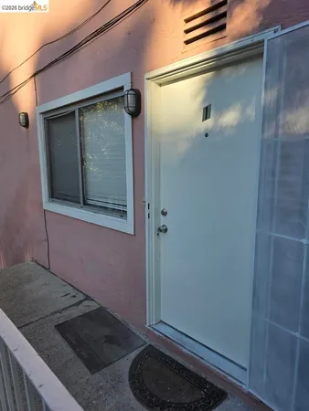 $1,250,000 | 9716 Mountain Boulevard, Oakland, CA 94605