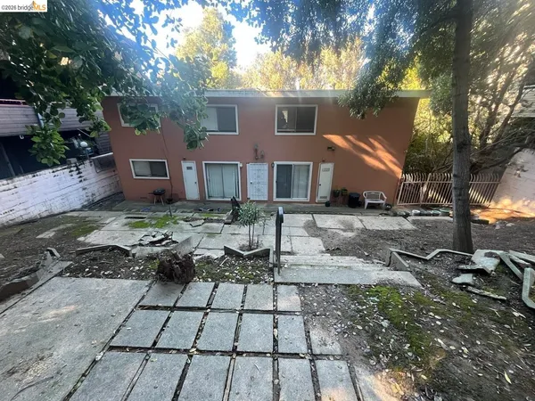 $1,250,000 | 9716 Mountain Boulevard, Oakland, CA 94605