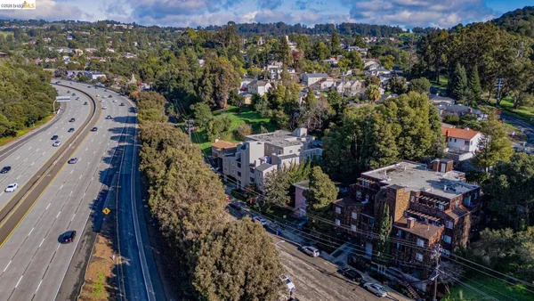 $1,250,000 | 9716 Mountain Boulevard, Oakland, CA 94605