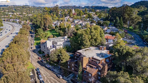 $1,250,000 | 9716 Mountain Boulevard, Oakland, CA 94605