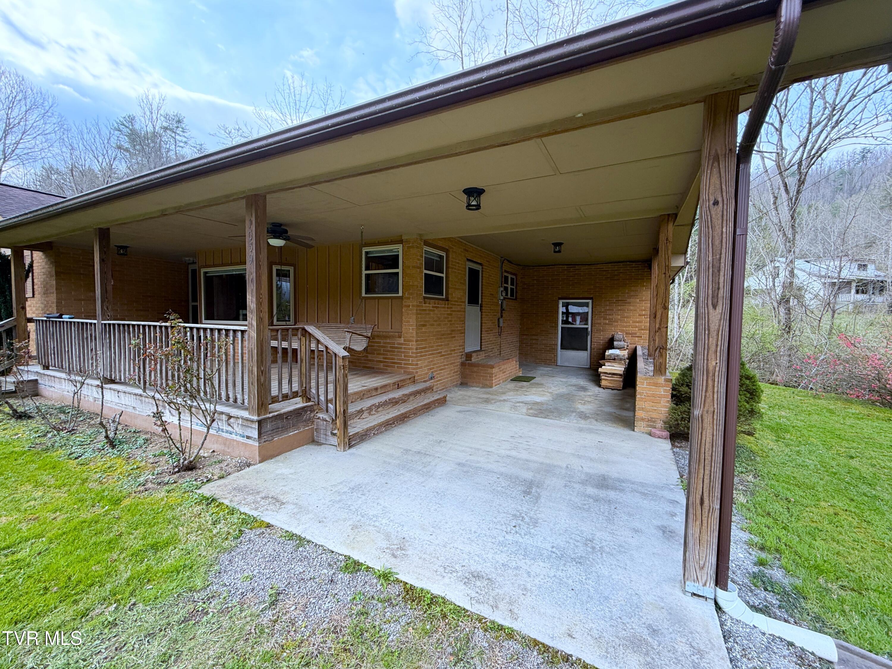 1059 Blue Mill Road Del Rio, TN 37727 - Photo 3 of 27 2