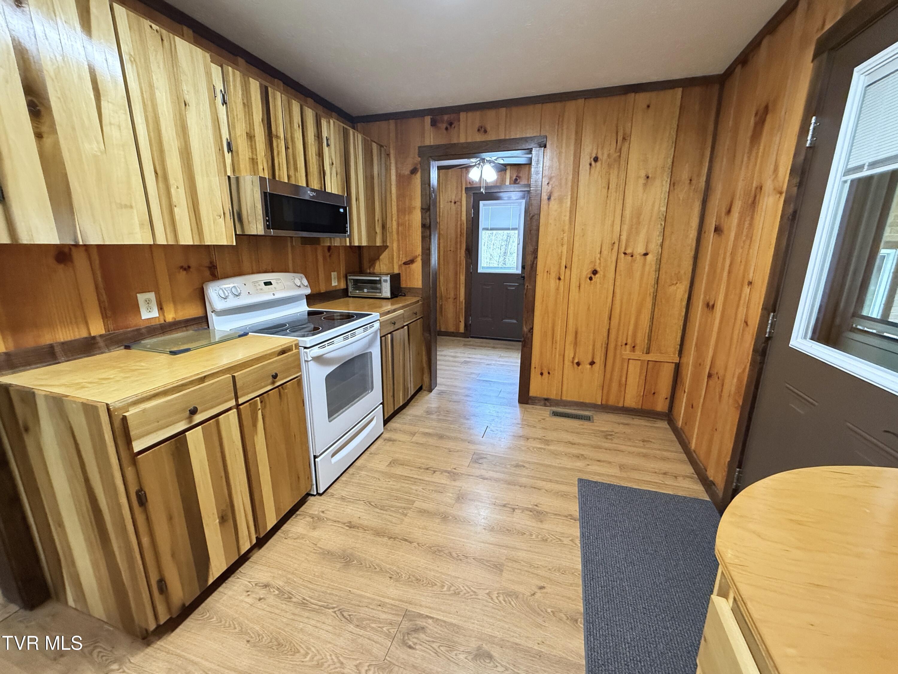 1059 Blue Mill Road Del Rio, TN 37727 - Photo 9 of 27 8