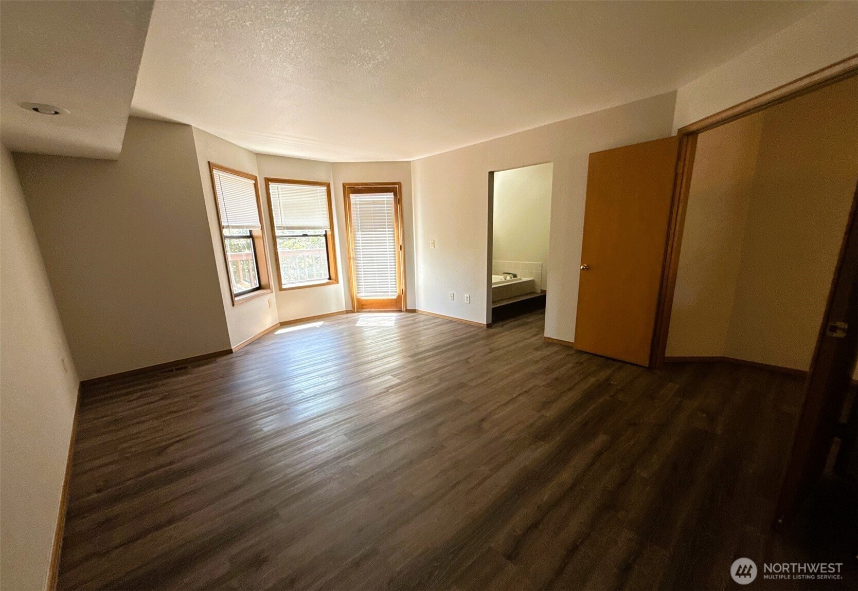 205 Spring Place Enumclaw, WA 98022 - Photo 5 of 11