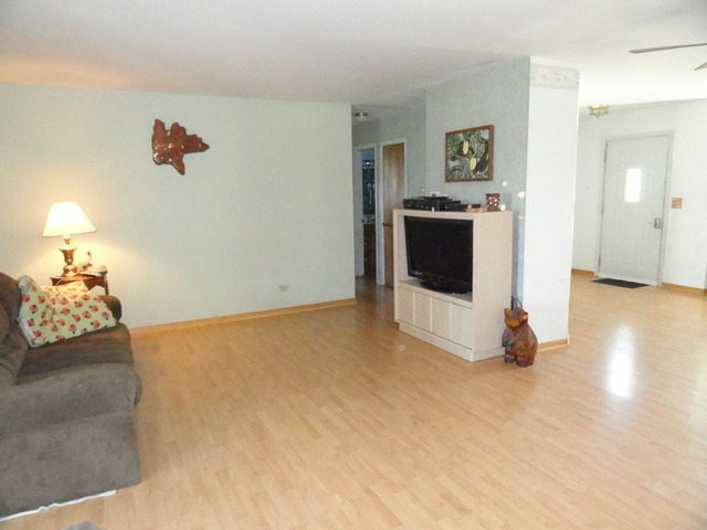 21090 Virginia Road DeKalb, IL 60115 - Photo 6 of 23