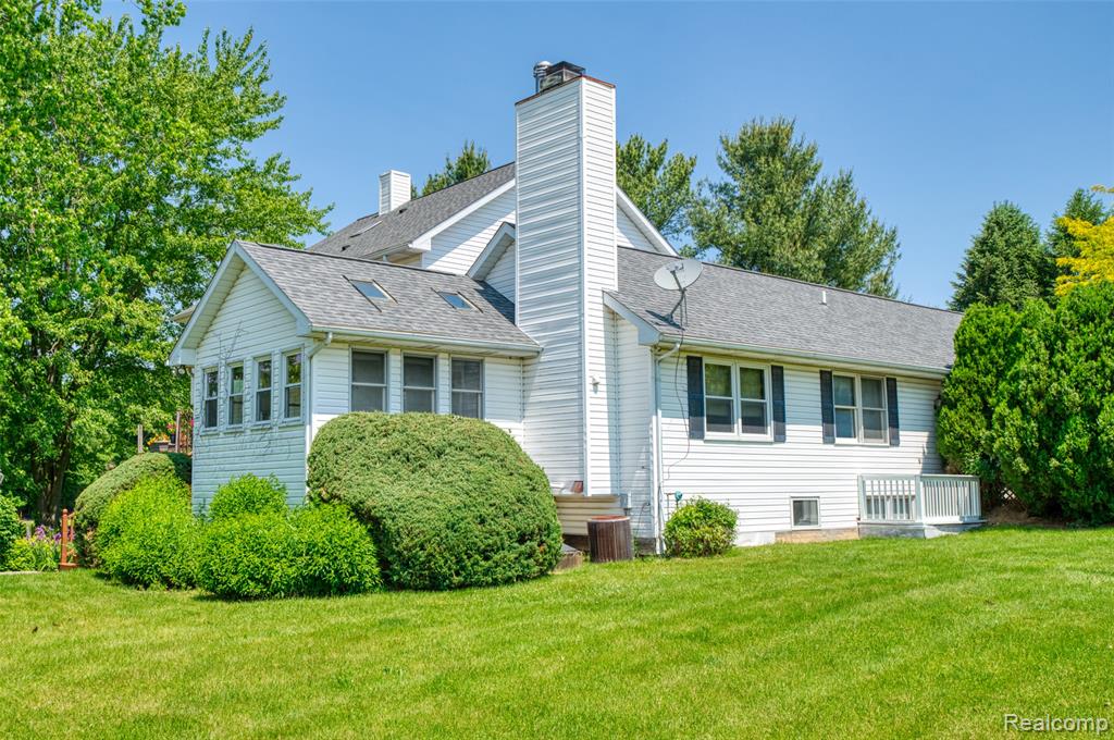 2495 Fowlerville Road Fowlerville, MI 48836 - Photo 39 of 52