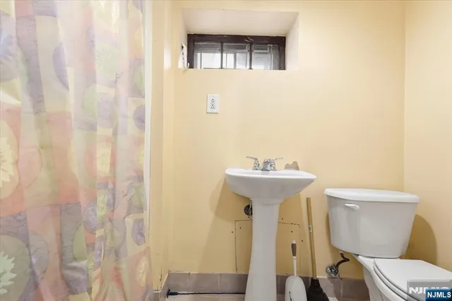 $699,000 | 118 Avenue B, Bayonne, NJ 07002