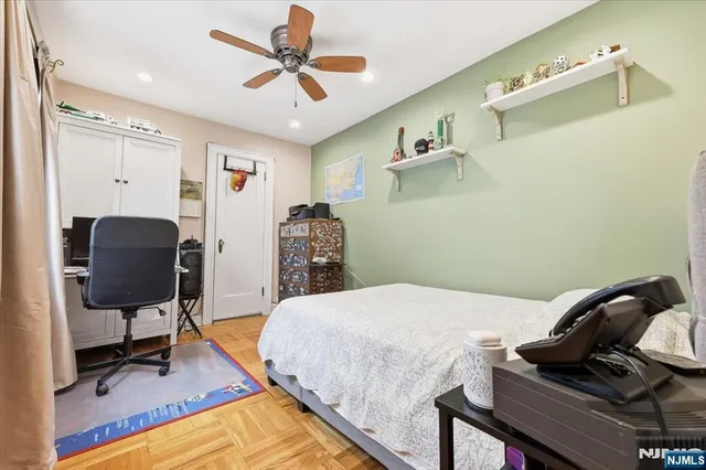 $699,000 | 118 Avenue B, Bayonne, NJ 07002