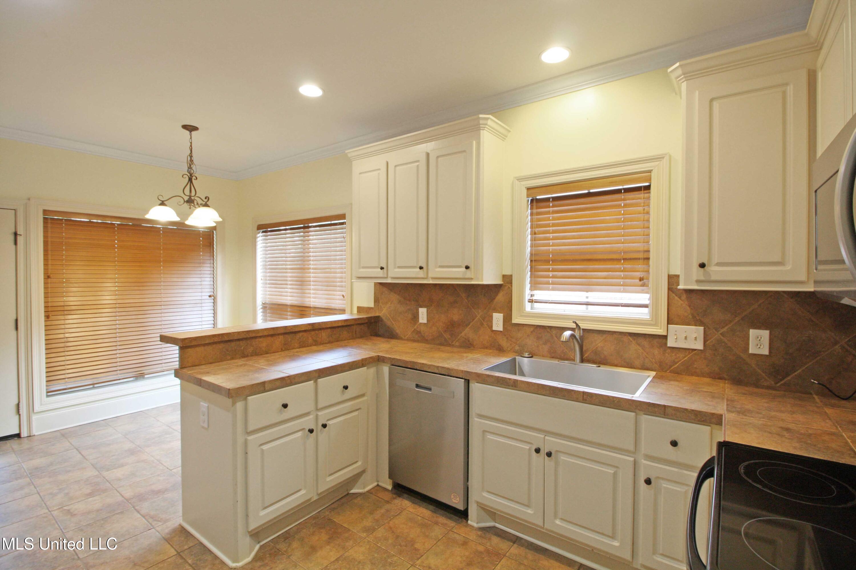 809 Jason Cove Brandon, MS 39047 - Photo 17 of 43 IMG_7404