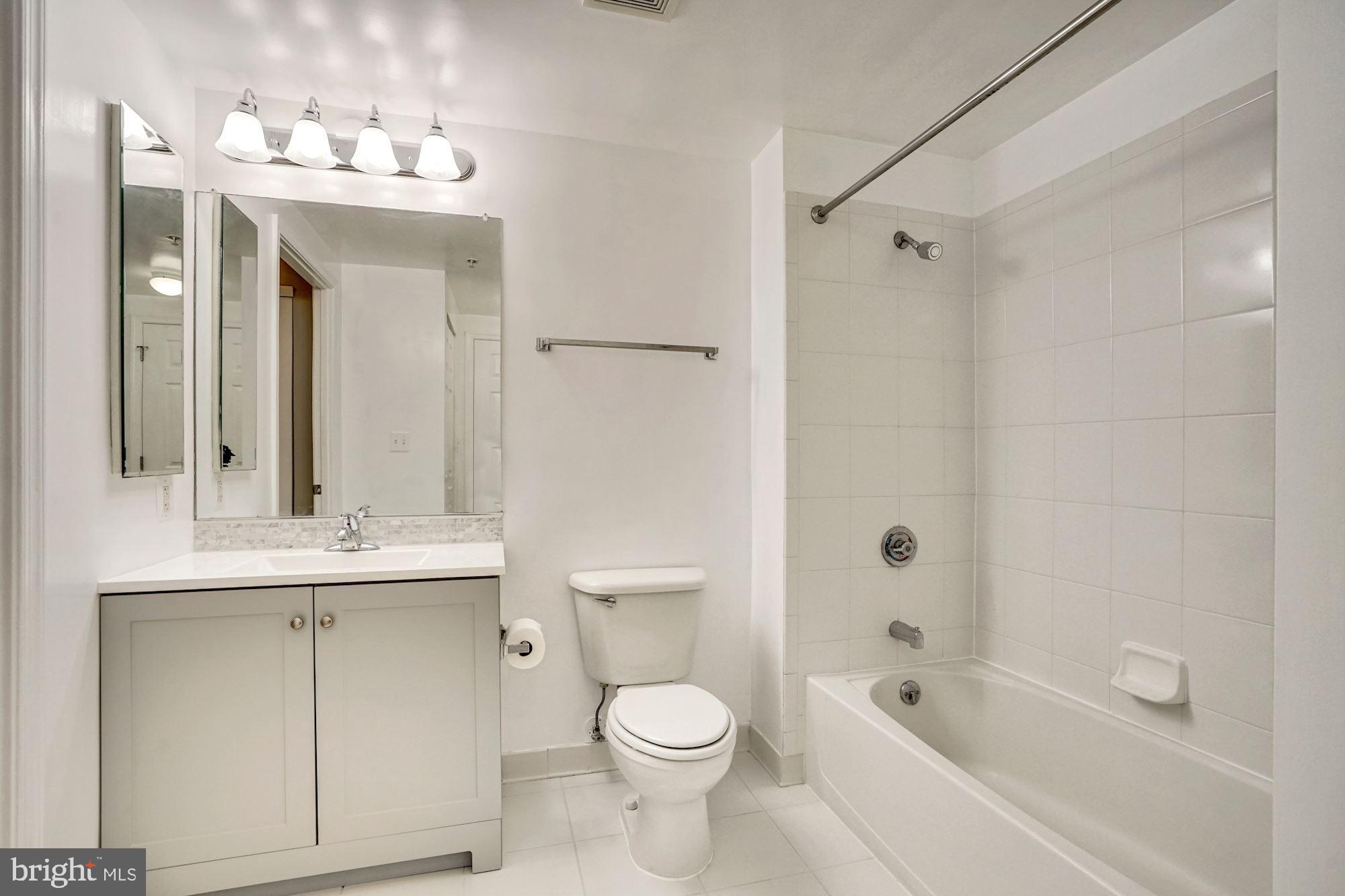 2726 Gallows Road, Unit 413 Vienna, VA 22180 - Photo 19 of 50 Gallery Image 19