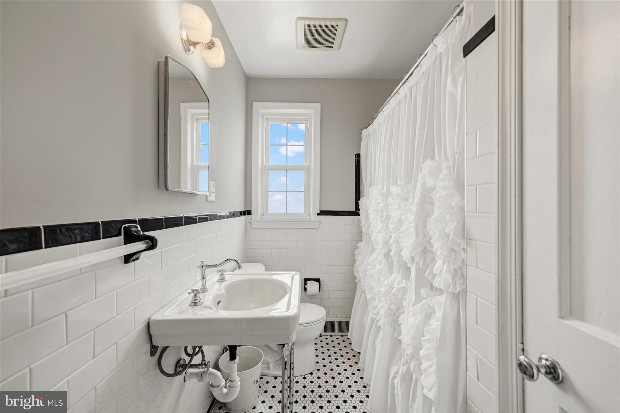 1852 Loch Shiel Road Towson, MD 21286 - Photo 13 of 18 Full Hall Bath - Upper Level