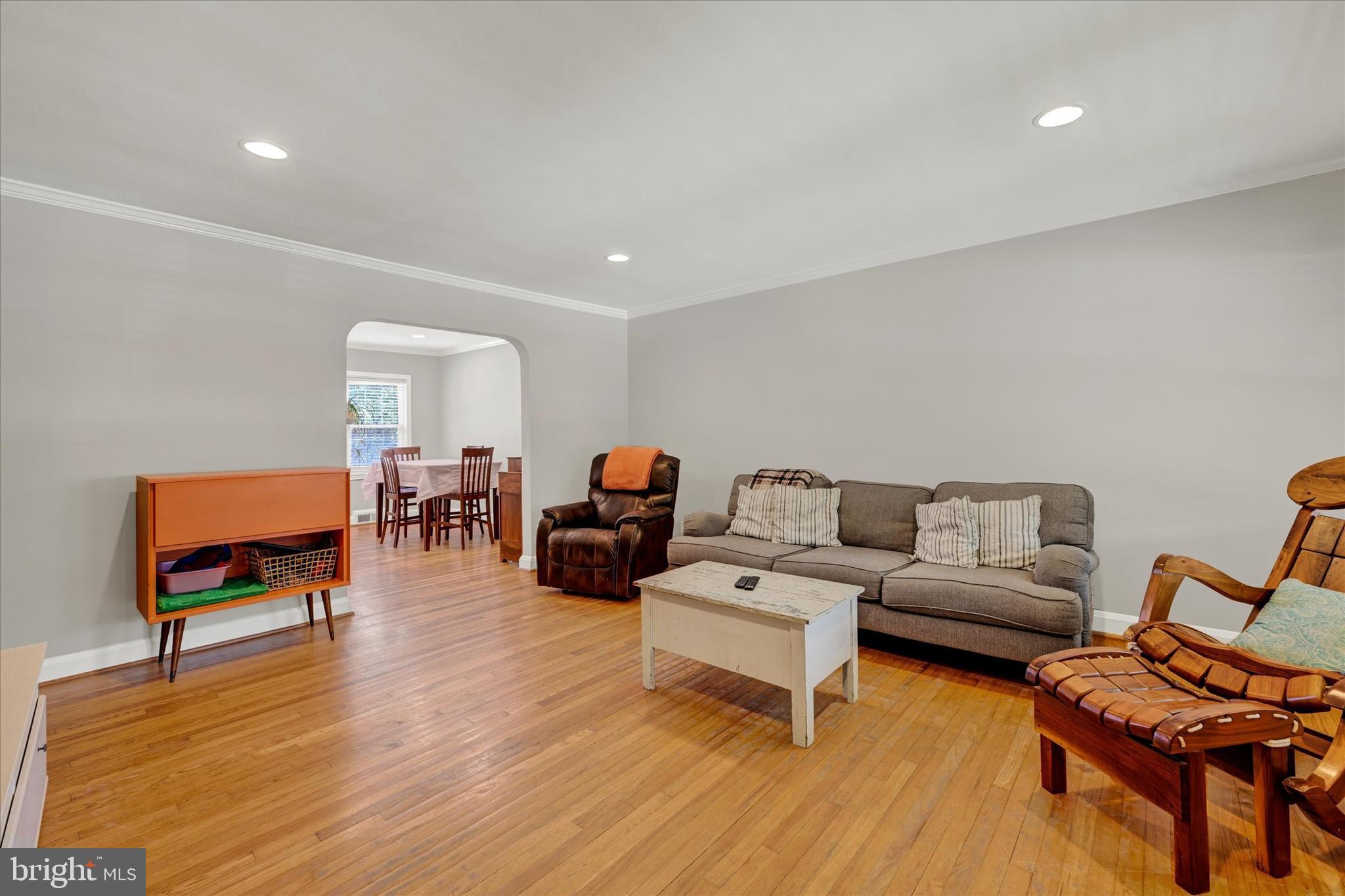1852 Loch Shiel Road Towson, MD 21286 - Photo 3 of 18 Living Room