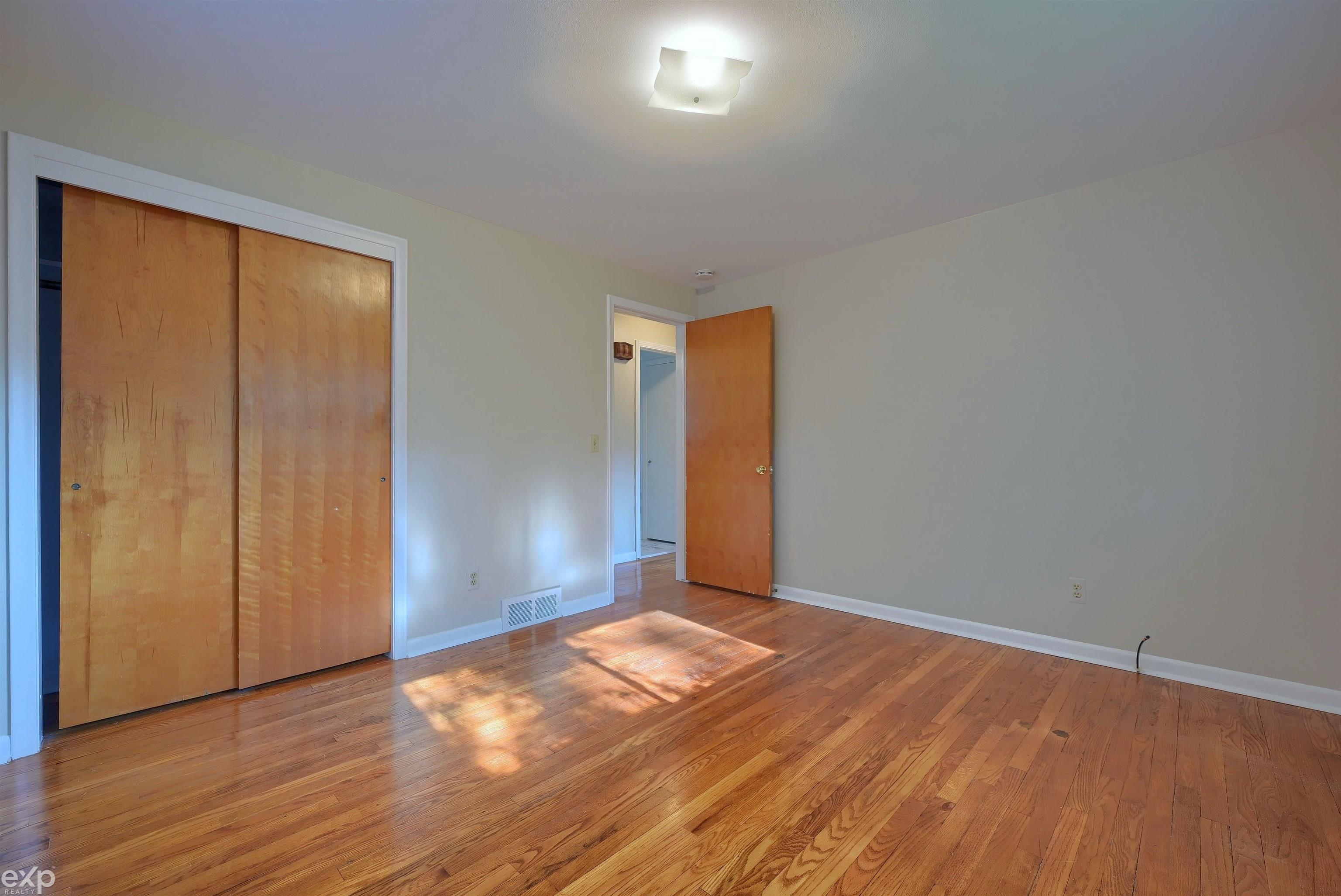 211 South Alice Avenue Rochester, MI 48307 - Photo 12 of 25