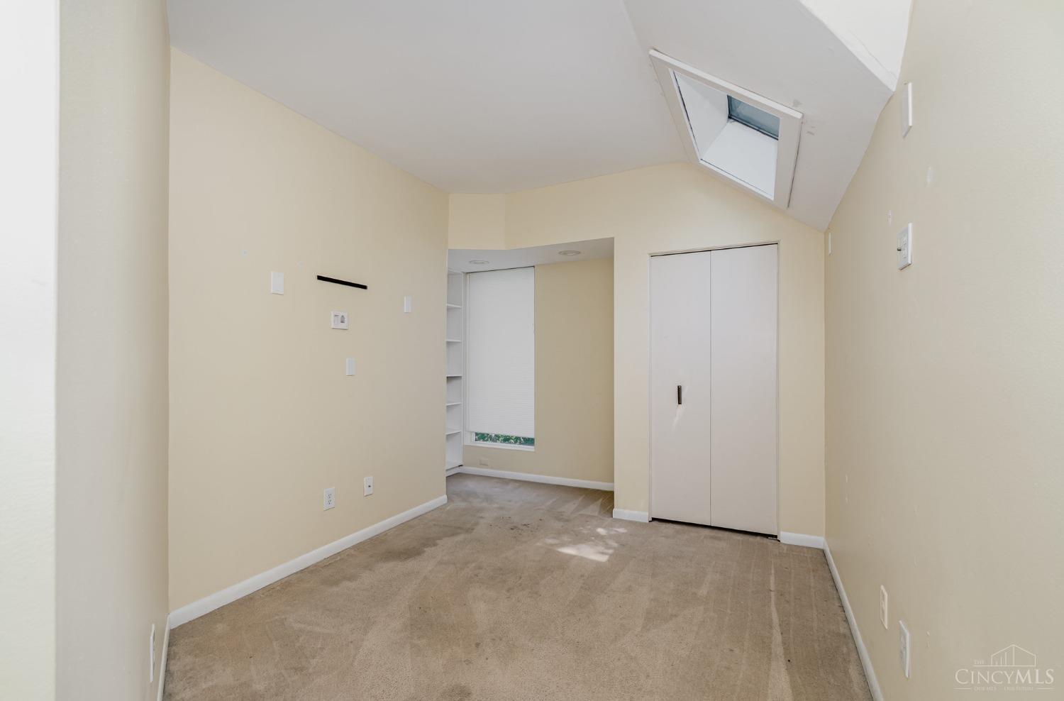 3 Foxhall Court Cincinnati, OH 45219 - Photo 12 of 37