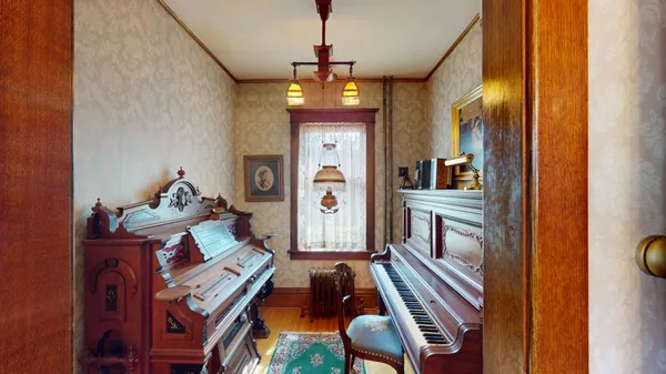 $299,900 | 311 Fountain Street, Albert Lea, MN 56007