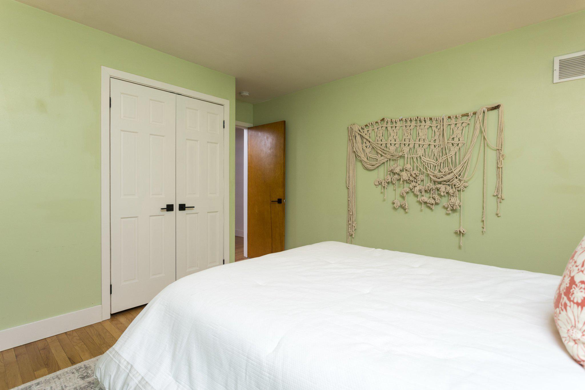 7006 Copeleigh Road Baltimore, MD 21212 - Photo 20 of 43 a bedroom with a bed and a window
