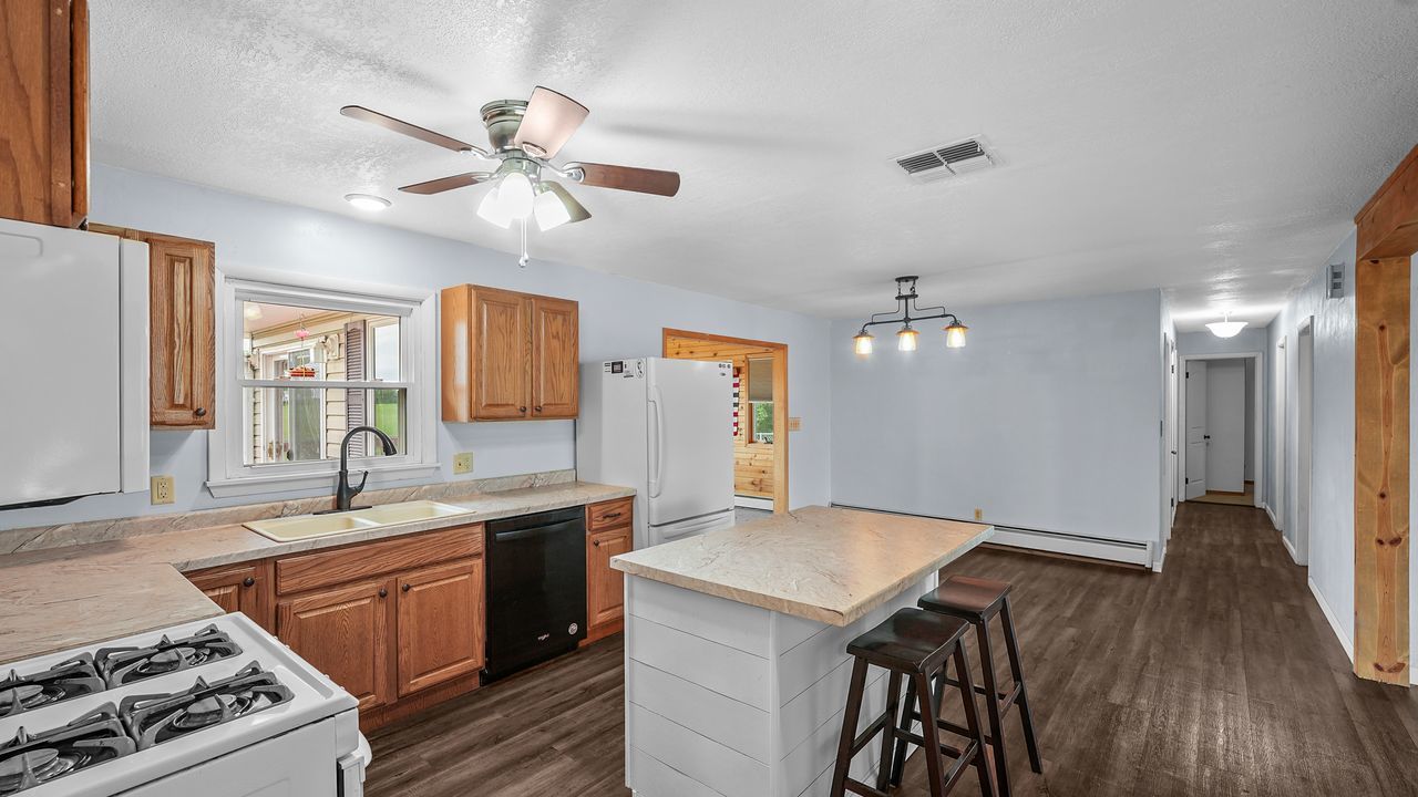 10009 Wolf Road Geneseo, IL 61254 - Photo 5 of 63