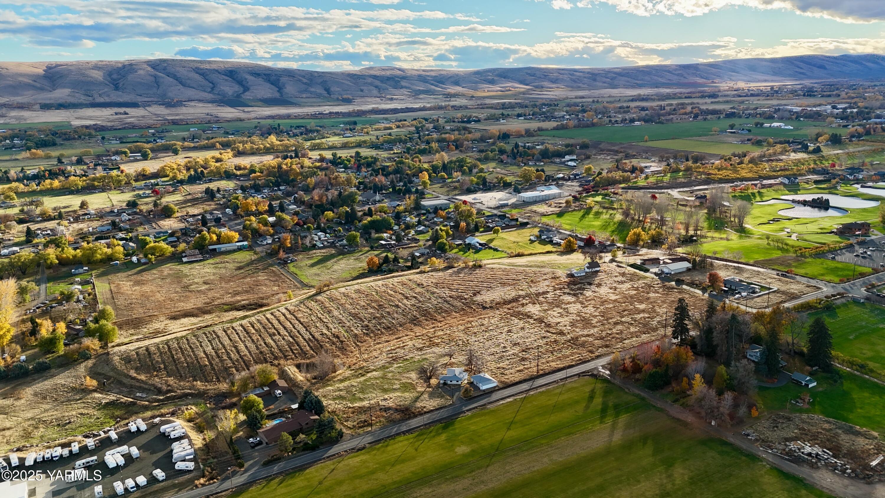 8400 Occidental Road Yakima, WA 98903 - Photo 6 of 9 a view of a city