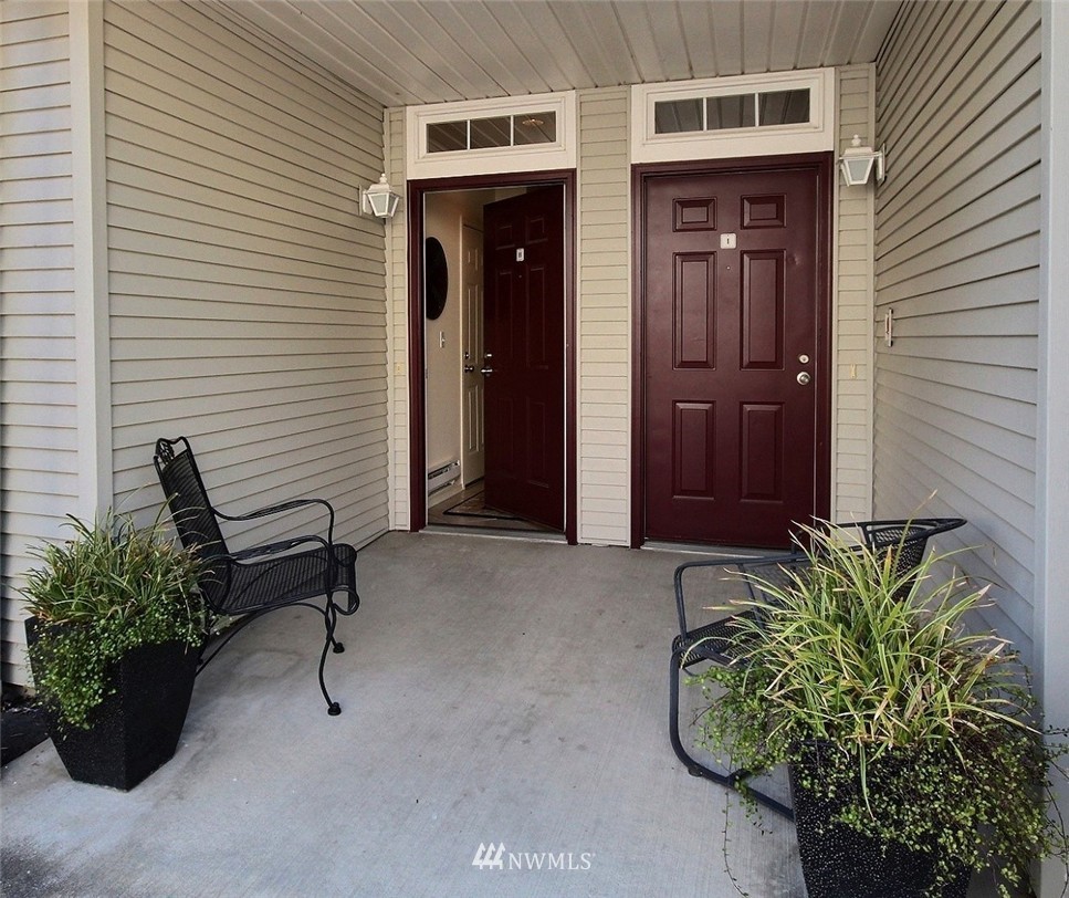 402 South 47th Street, Unit H Renton, WA 98055 - Photo 2 of 15