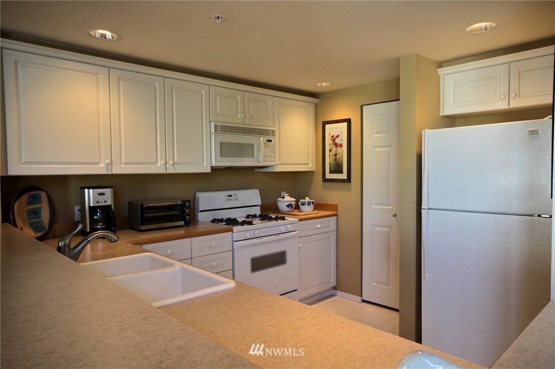 402 South 47th Street, Unit H Renton, WA 98055 - Photo 6 of 15