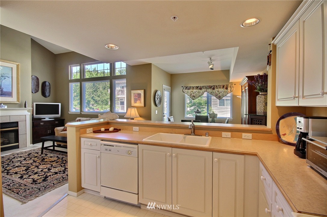 402 South 47th Street, Unit H Renton, WA 98055 - Photo 7 of 15