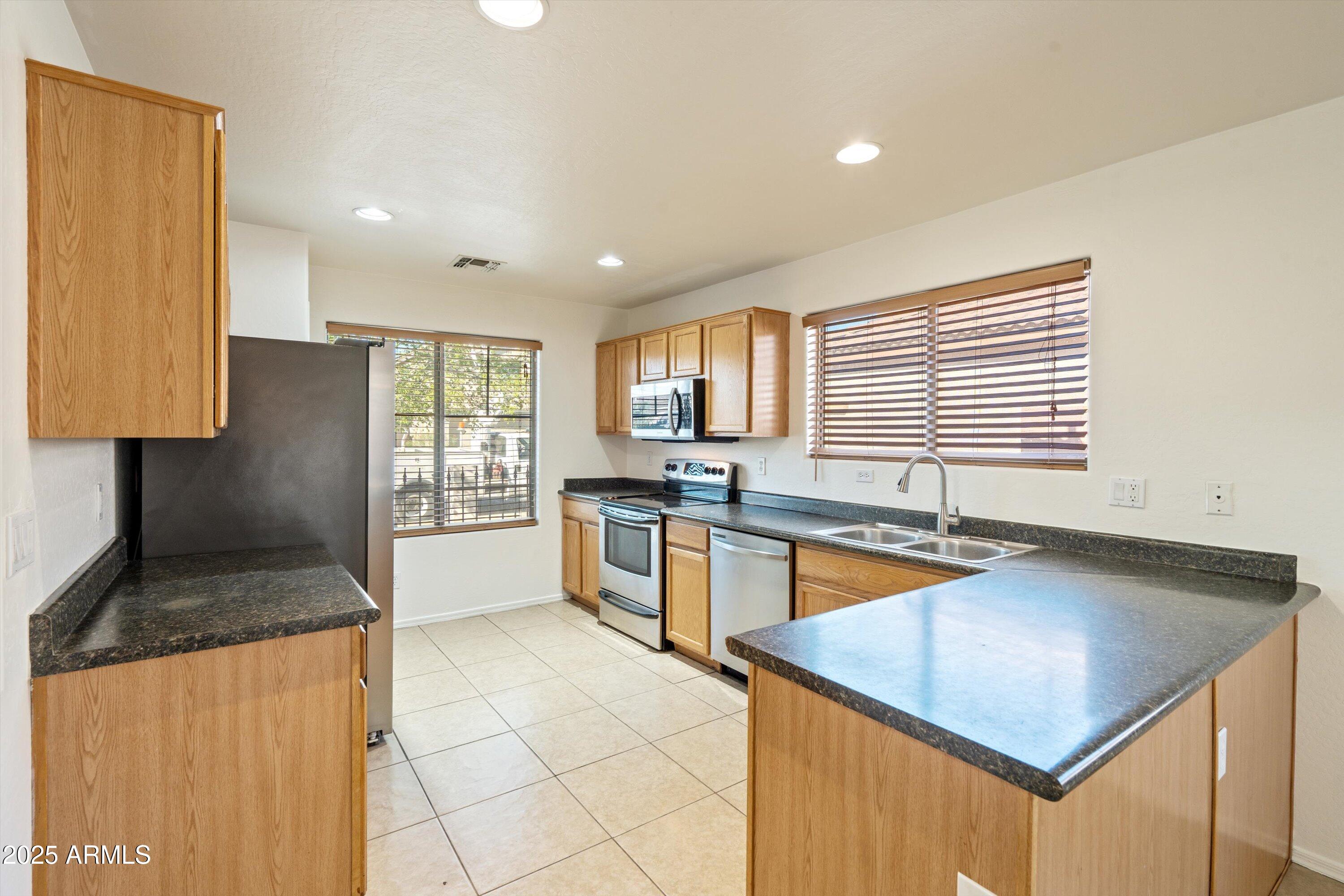 4335 West Apollo Road Laveen, AZ 85339 - Photo 12 of 34 13-Kitchen