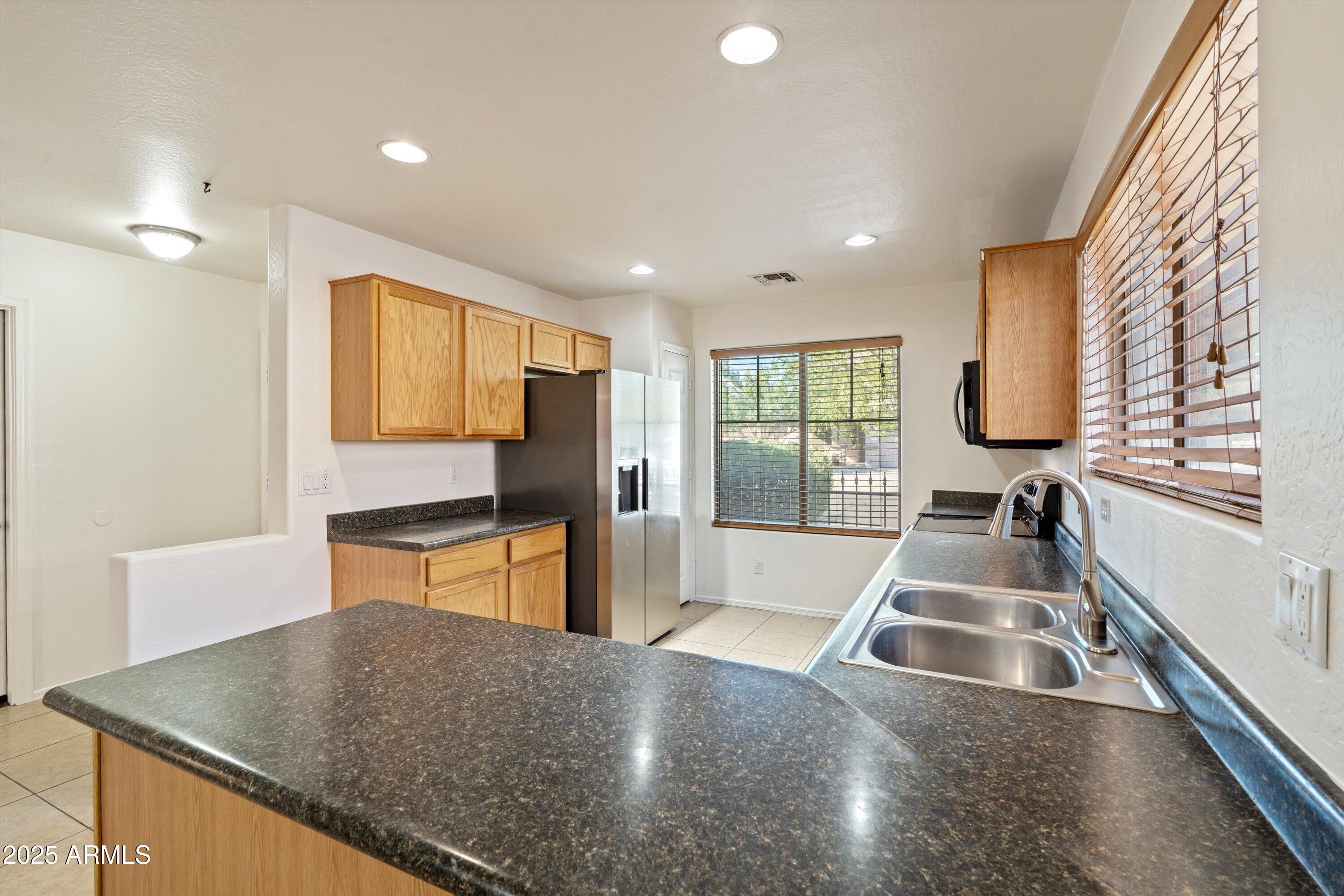 4335 West Apollo Road Laveen, AZ 85339 - Photo 15 of 34 16-Kitchen