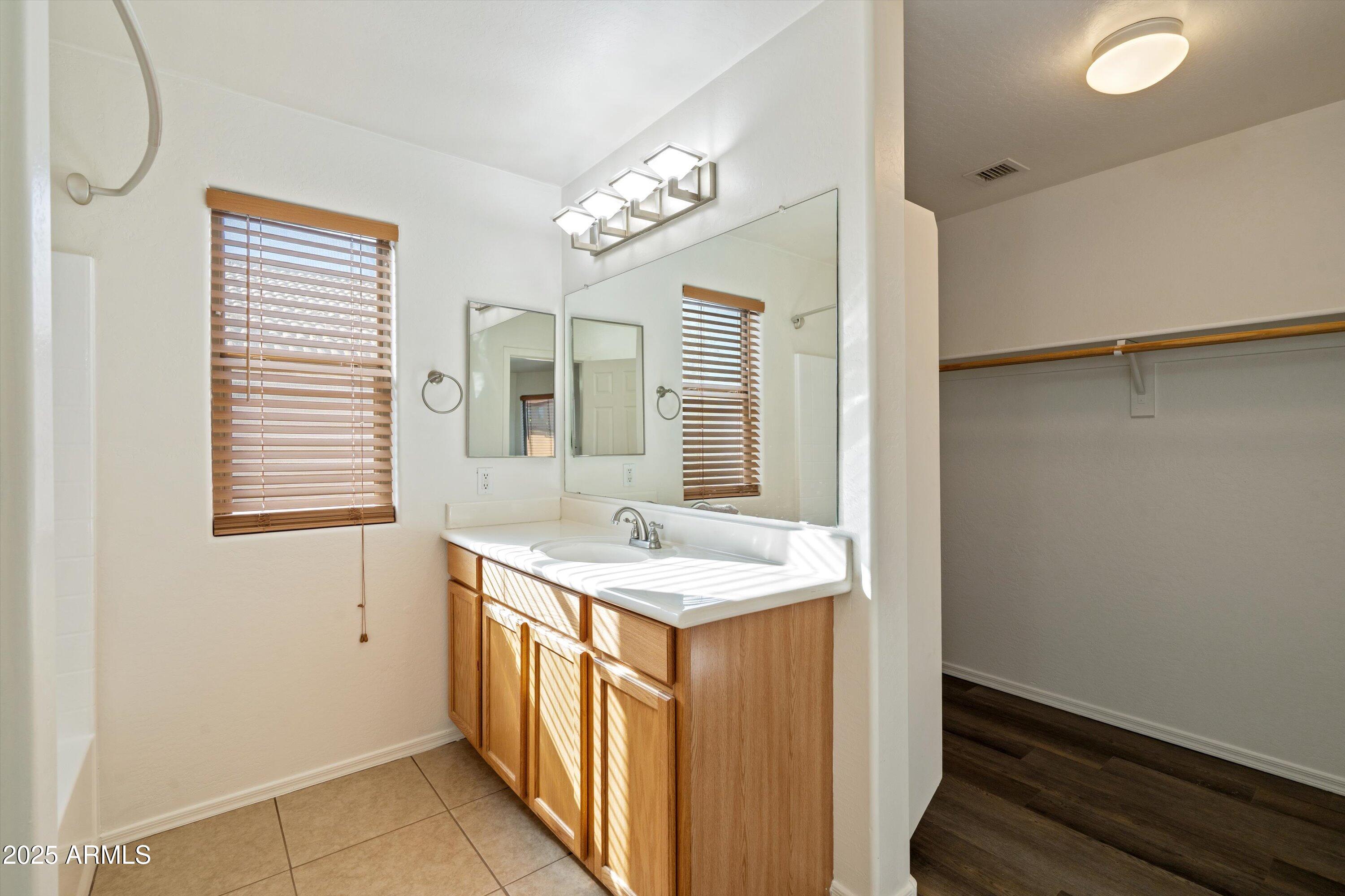 4335 West Apollo Road Laveen, AZ 85339 - Photo 17 of 34 18-Primary Bathroom
