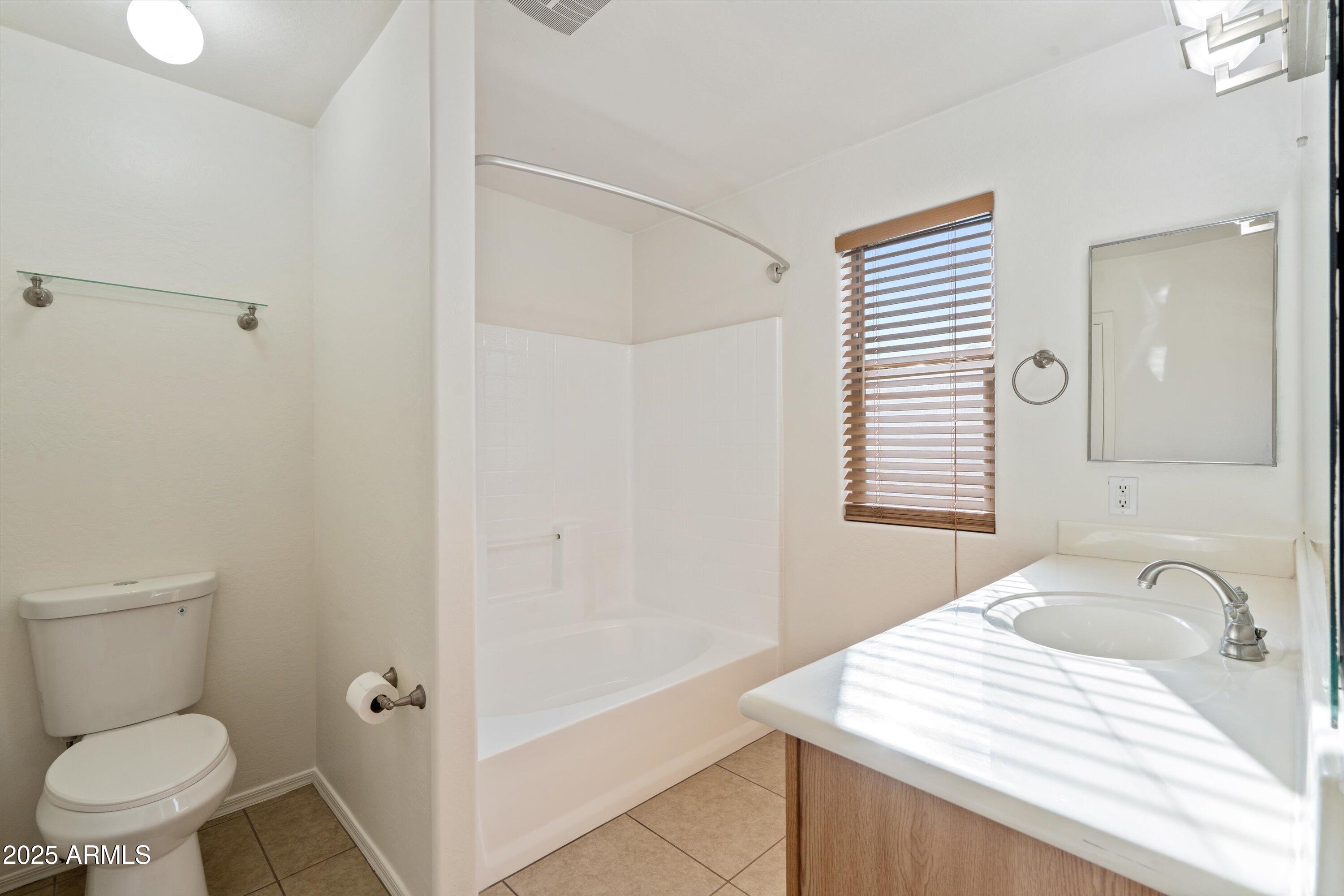 4335 West Apollo Road Laveen, AZ 85339 - Photo 18 of 34 19-Primary Bathroom