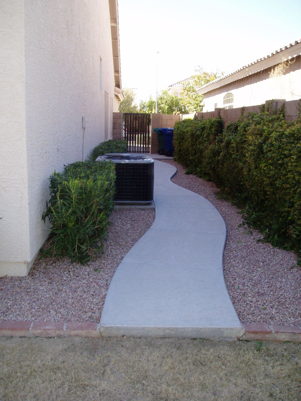 406 West El Freda Road Tempe, AZ 85284 - Photo 9 of 10 Side Yard