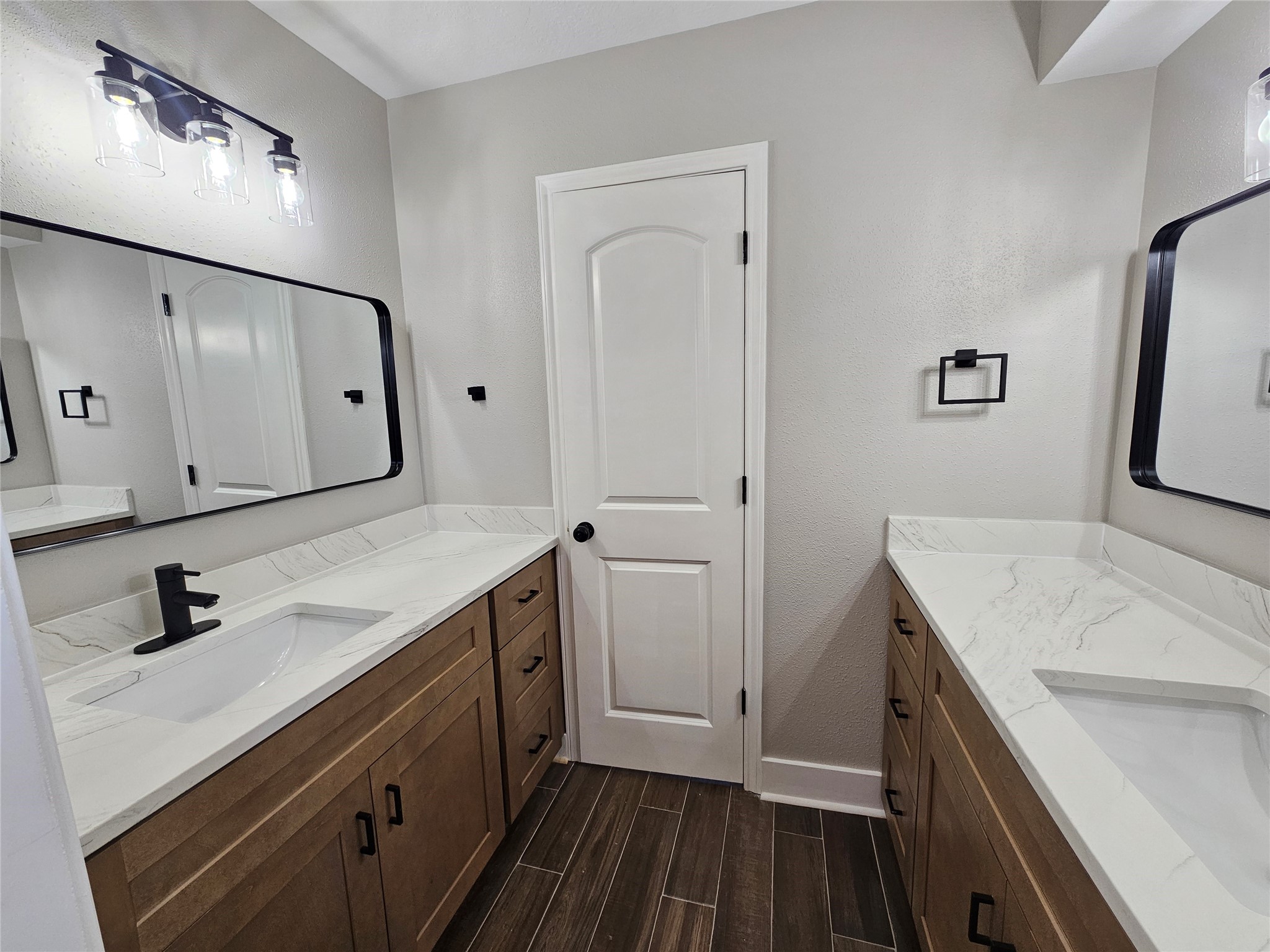 1207 Whitestone Lane Houston, TX 77073 - Photo 22 of 36 Master bathroom