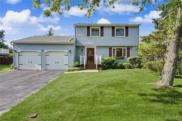 $349,900 | 8 Vermont Place, West Seneca, NY 14224